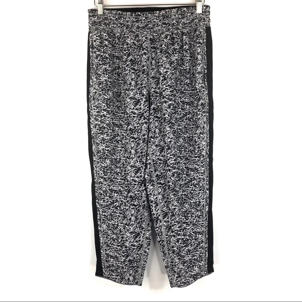 Lululemon For Love Crop Mini Ripple White Seal‎
